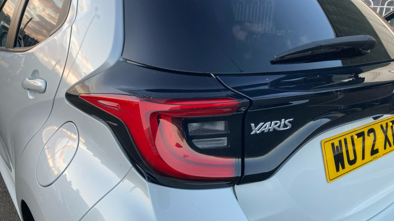 Toyota Yaris 1.5 Hybrid Design 5dr CVT Hybrid Hatchback